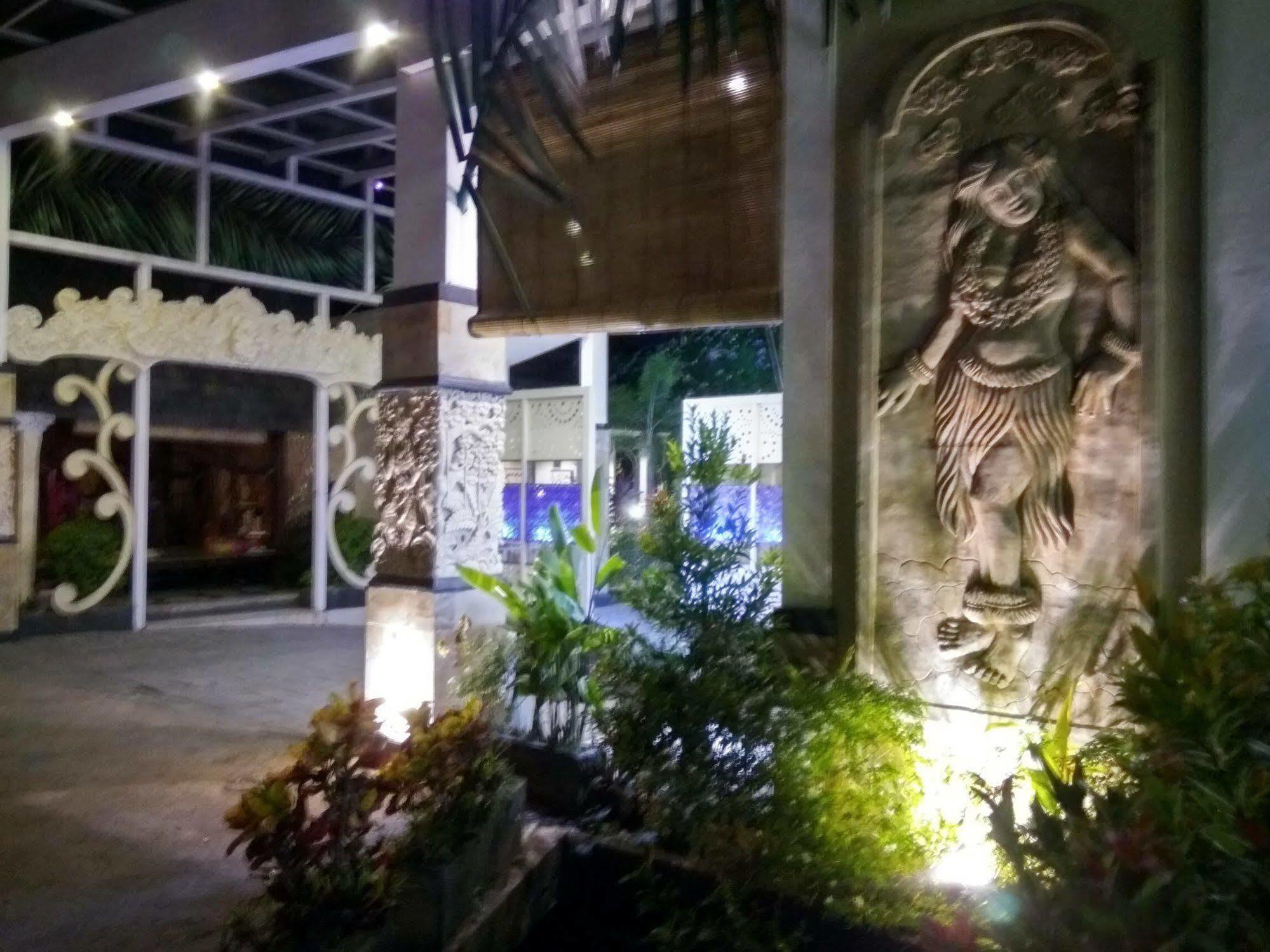 Hawaii Bali Villa Denpasar  Exterior photo